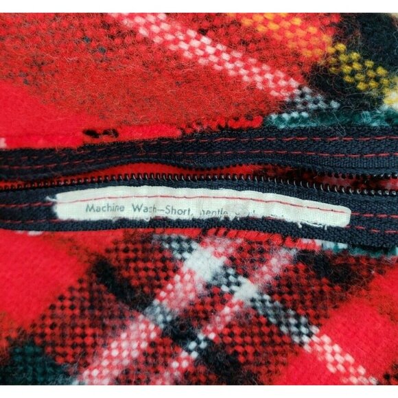 Vintage Fringe Poncho Red Tartan Plaid Wearable Stadium Blanket Washable 70s USA - Picture 8 of 9